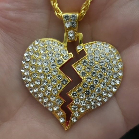 NWT Golden Heart Broken Iced Out Pendant Necklace - Picture 10 of 12